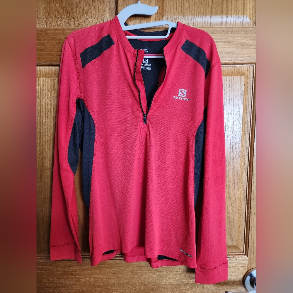 Salomon Mens size S running shirt